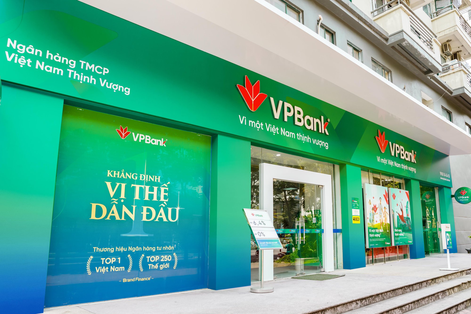 VPBank tăng lãi suất không kỳ hạn: Cú hích thúc đẩy thanh toán không dùng tiền mặt - Ảnh 1.