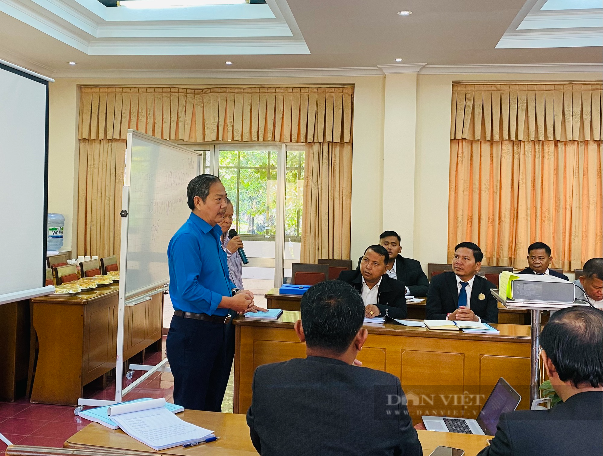 LĐLĐ TP.HCM chia sẻ kinh nghiệm hoạt động với Công đoàn Campuchia - Ảnh 2.