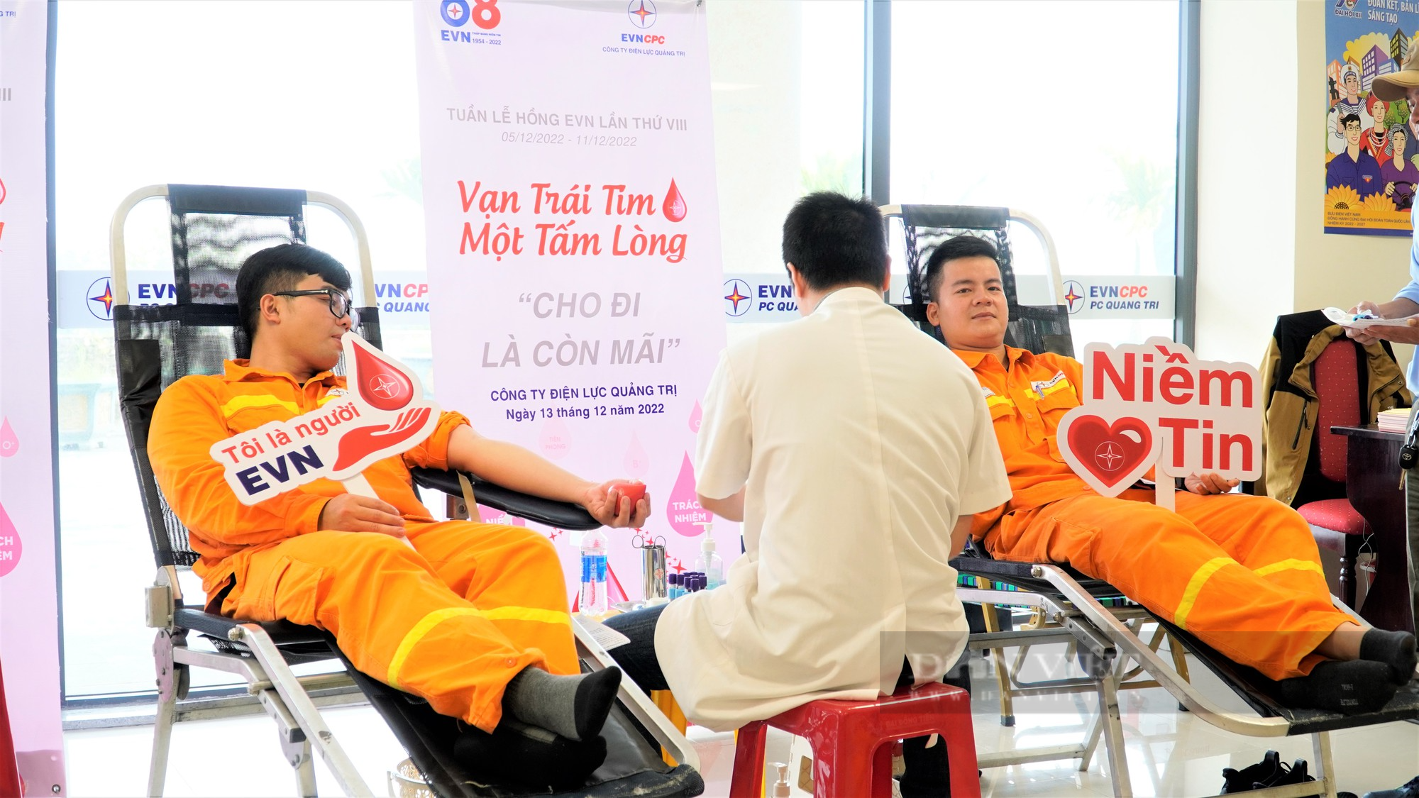 Quảng Trị: Hơn 300 người đăng ký tham gia hiến máu - Ảnh 4.