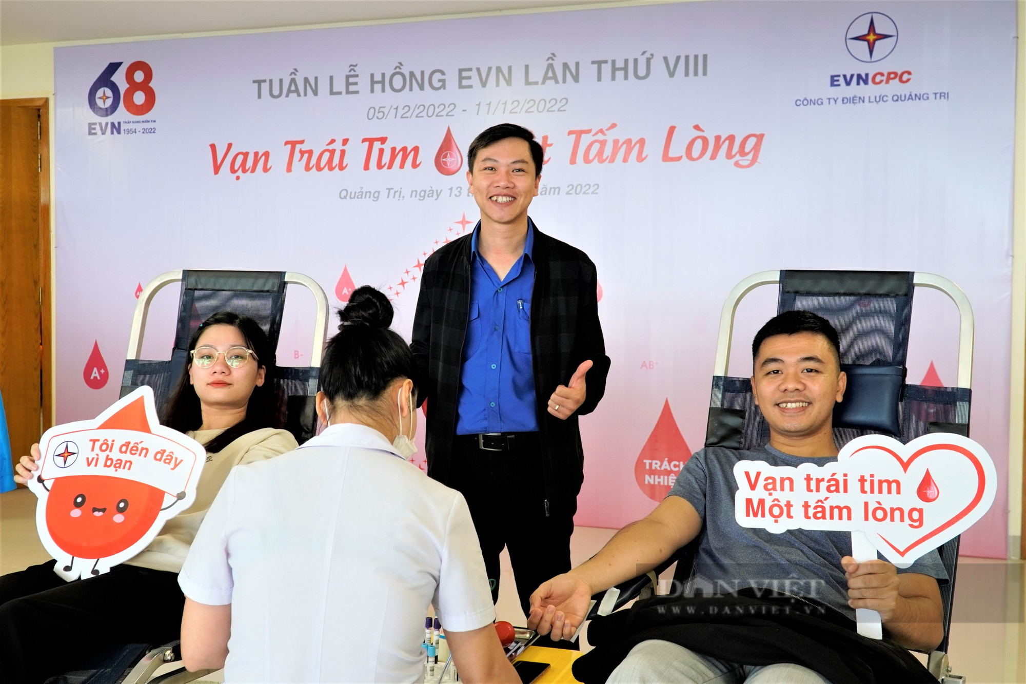 Quảng Trị: Hơn 300 người đăng ký tham gia hiến máu - Ảnh 9.