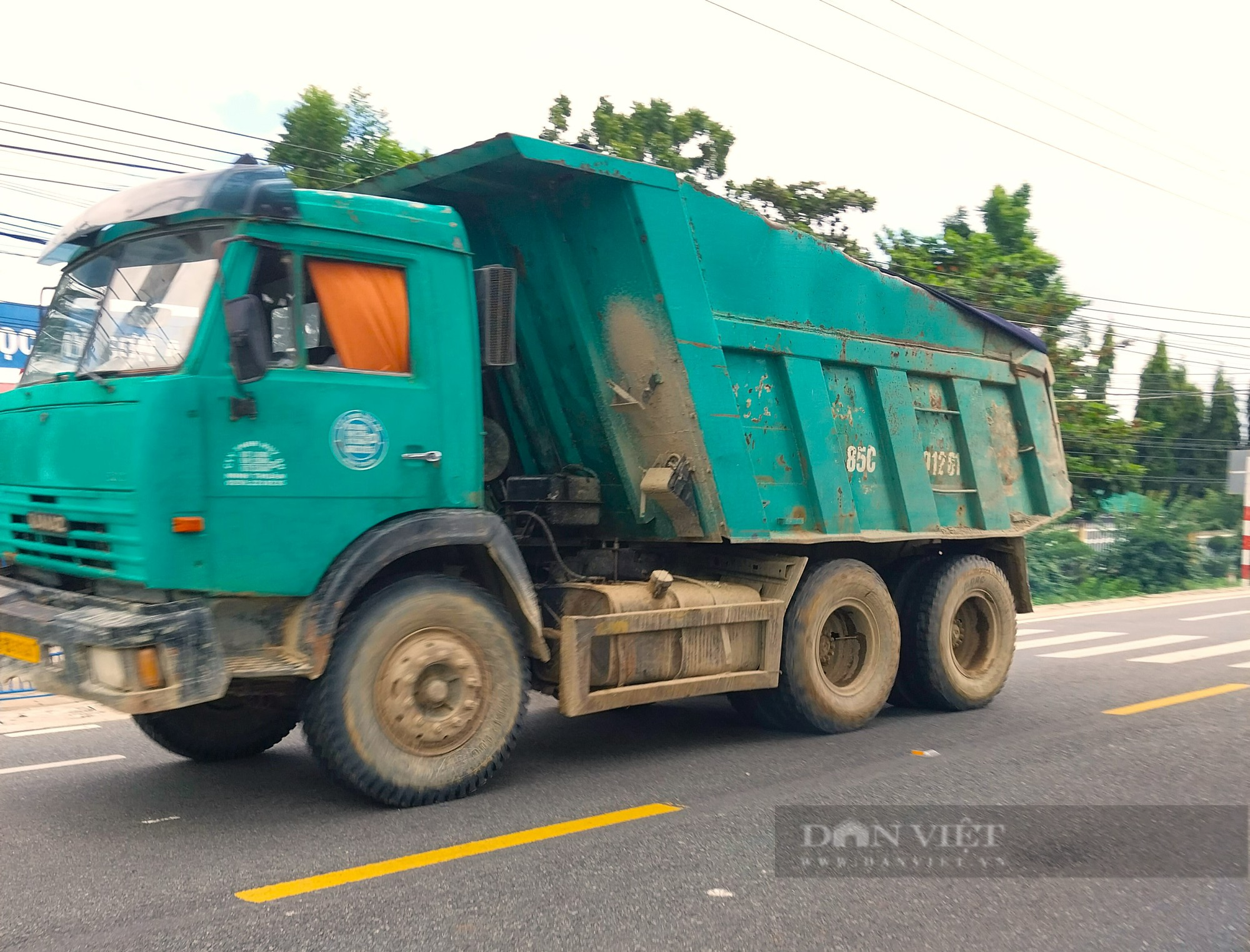 Khiếp sợ những “hung thần” xe ben chở khoáng sản tung hoành trên Quốc lộ 27 ở Ninh Thuận - Ảnh 7.