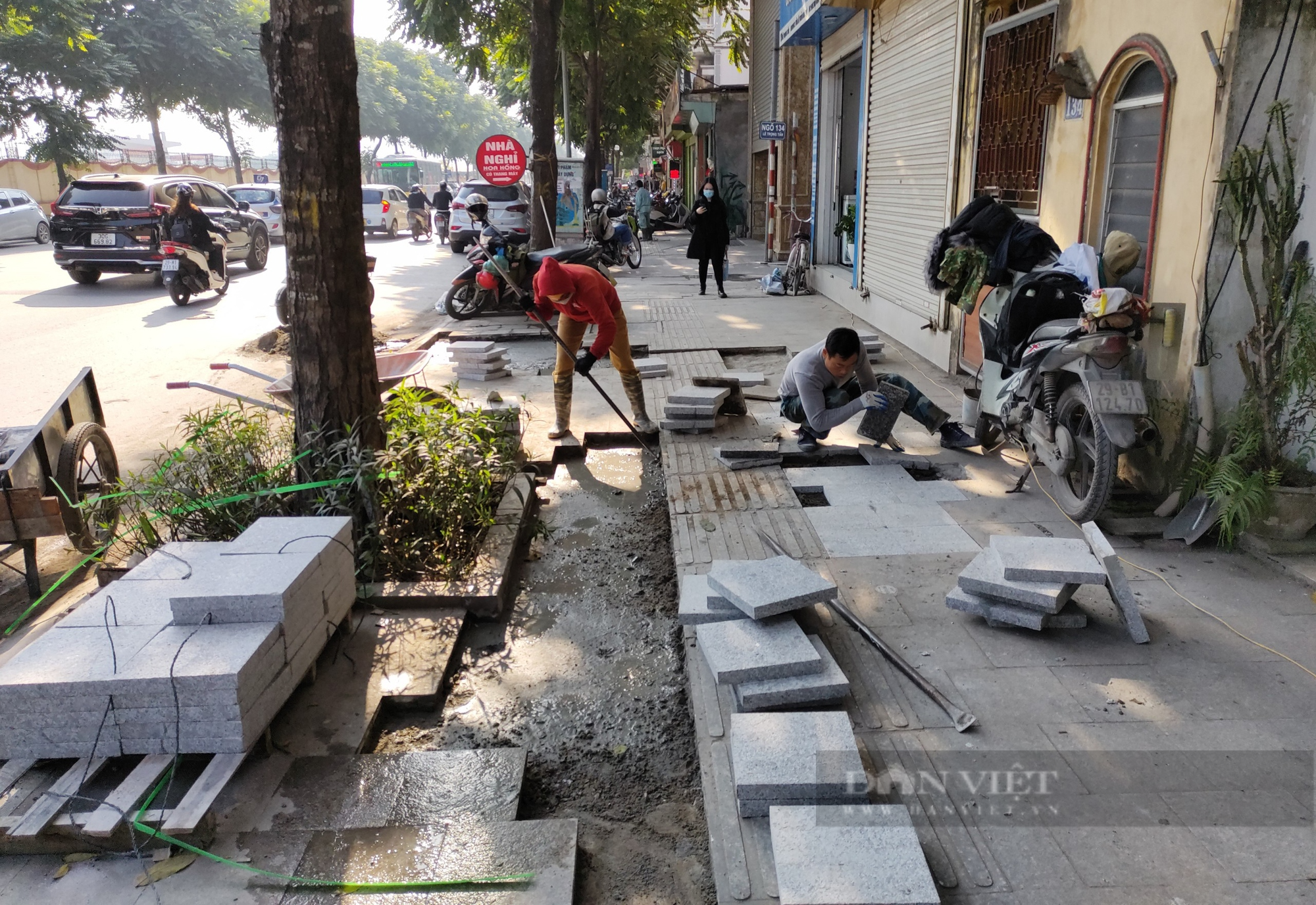 Đá tự nhiên có độ bền 70 năm vỡ nát trên con phố kiểu mẫu ở Hà Nội - Ảnh 5.