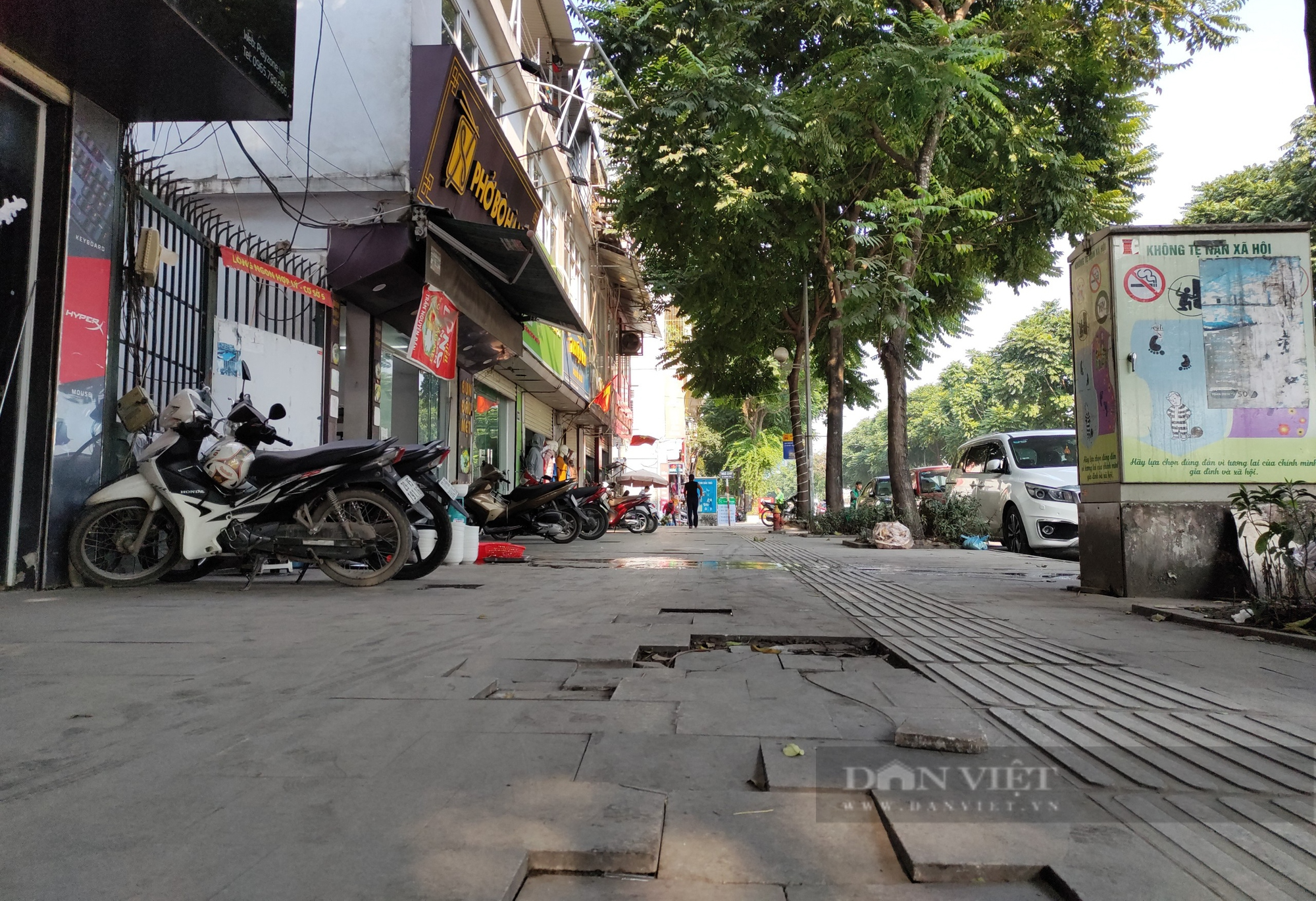 Đá tự nhiên có độ bền 70 năm vỡ nát trên con phố kiểu mẫu ở Hà Nội - Ảnh 11.
