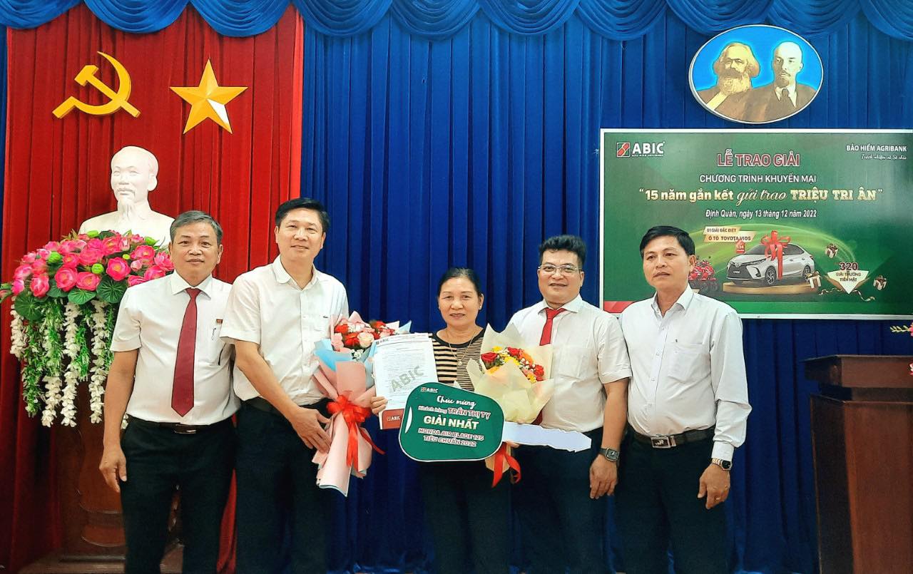 Bảo hiểm Agribank trao thưởng khuyễn mại “15 năm gắn kết – gửi trao triệu tri ân” - Ảnh 1.