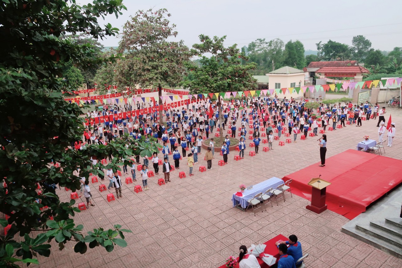  “Trường học hạnh phúc” ở vùng chảo lửa túi mưa - Ảnh 3.