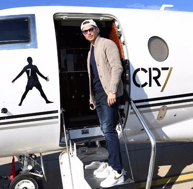 Siêu sao Cristiano Ronaldo  rời Qatar bằng chuyên cơ 500 tỷ - Ảnh 9.