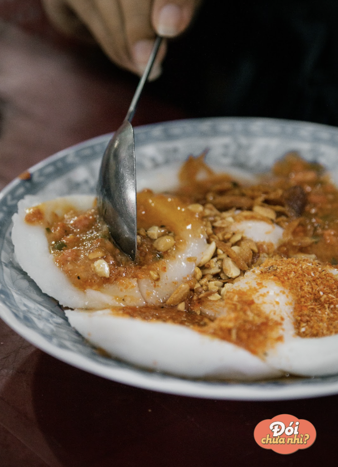 Sài Gòn: Khu ẩm thực miền Trung giá rẻ bất ngờ, ngon thì &quot;nhức nách&quot; - Ảnh 9.