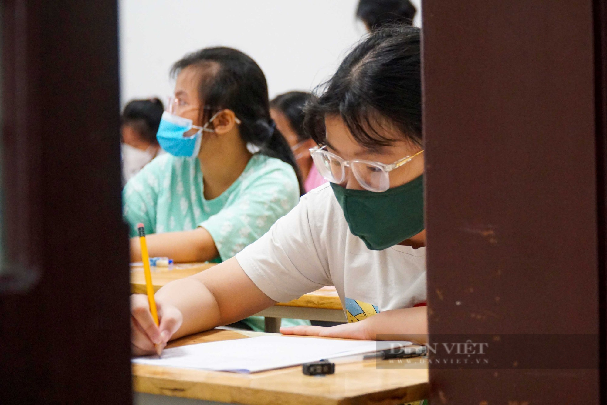 Hai trường THCS “hot” ở Hà Nội bất ngờ tuyển sinh bổ sung dù sắp hết học kỳ - Ảnh 1.