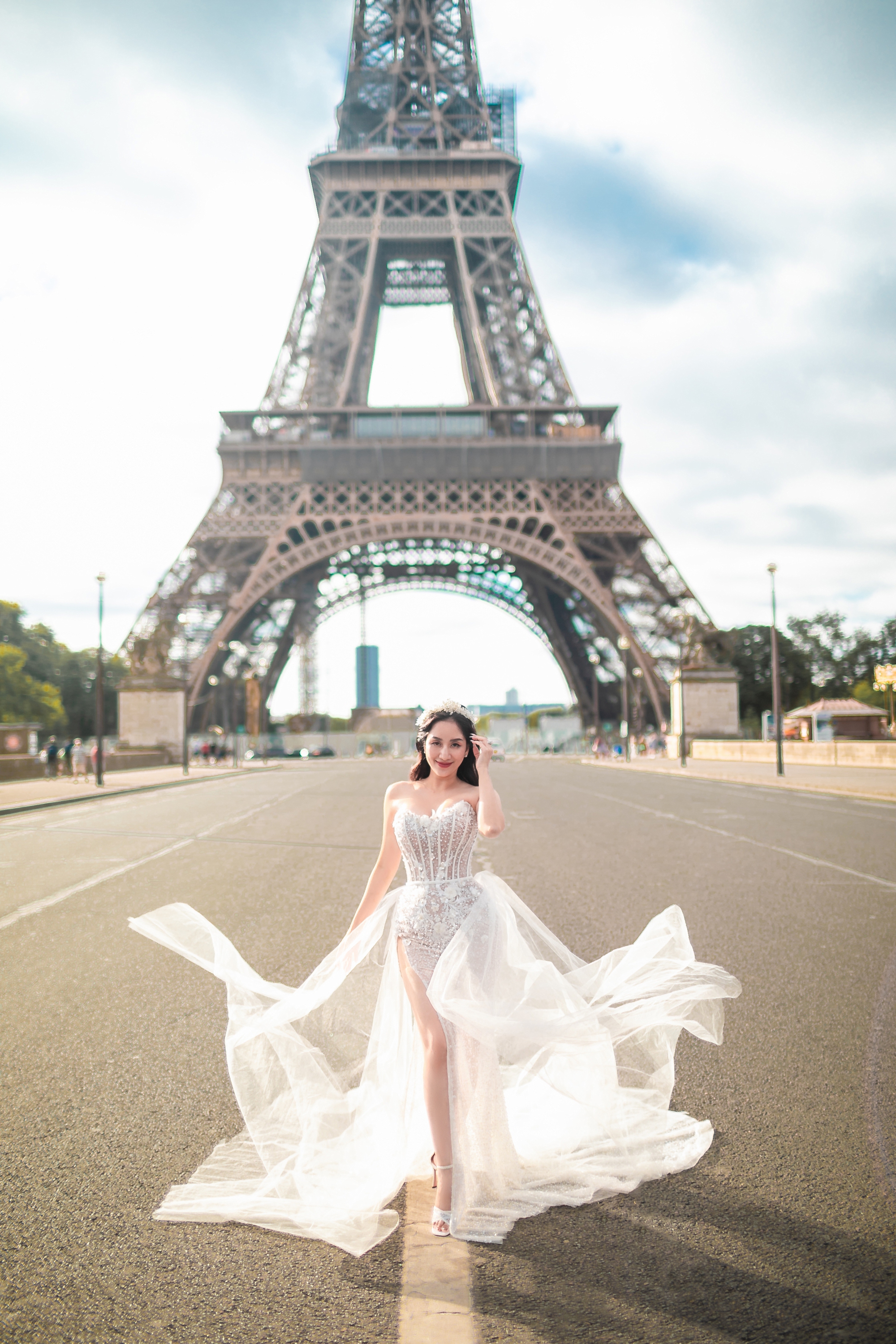 Khánh Thi – Phan Hiển tung bộ ảnh cưới lãng mạn ở tháp Eiffel - Ảnh 7.