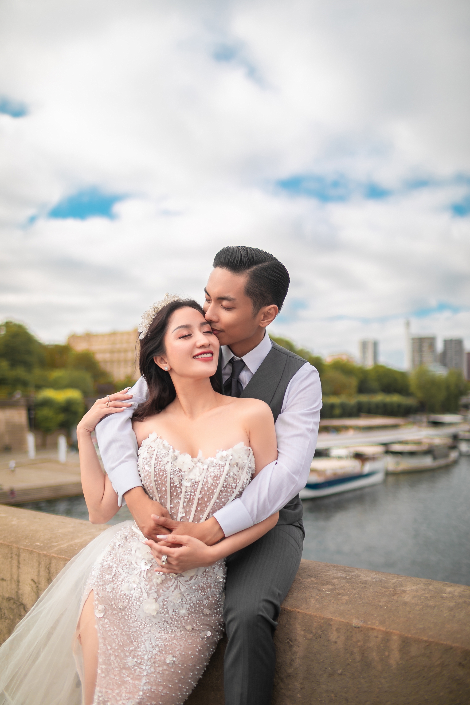 Khánh Thi – Phan Hiển tung bộ ảnh cưới lãng mạn ở tháp Eiffel - Ảnh 5.