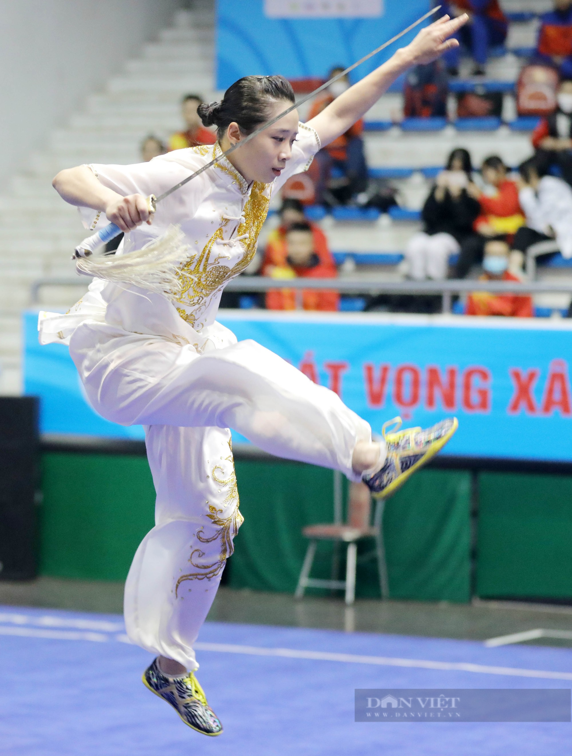 Bóng hồng Wushu Việt Nam Dương Thúy Vi tỏa sáng trên sàn đấu Đại hội Thể thao - Ảnh 2.