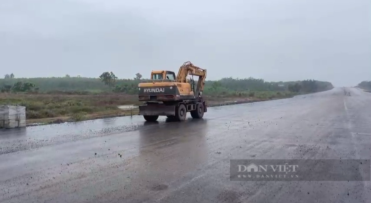 Cao tốc Phan Thiết - Dầu Giây: Tăng tốc thi công để kịp thông xe kỹ thuật vào 31/12 tới - Ảnh 1.