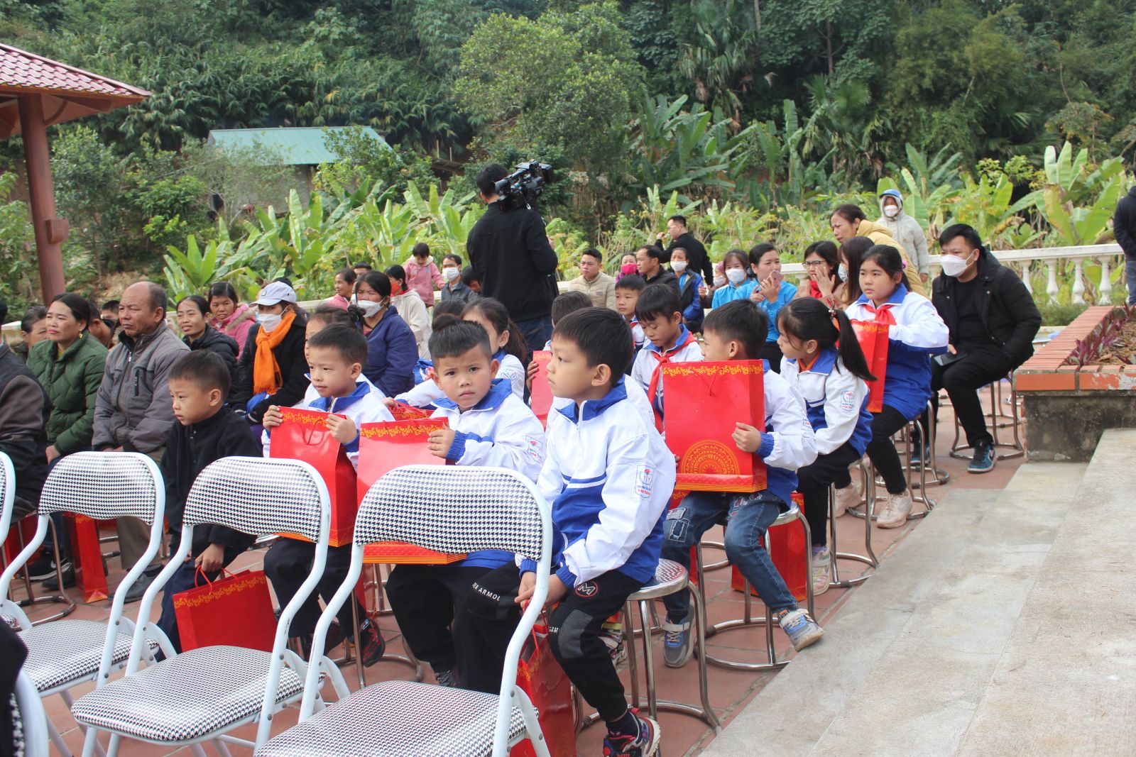 Đoàn Thanh viên cơ quan Trung ương Hội Nông dân Việt Nam tổ chức chương trình thiện nguyện tại Tuyên Quang - Ảnh 5.