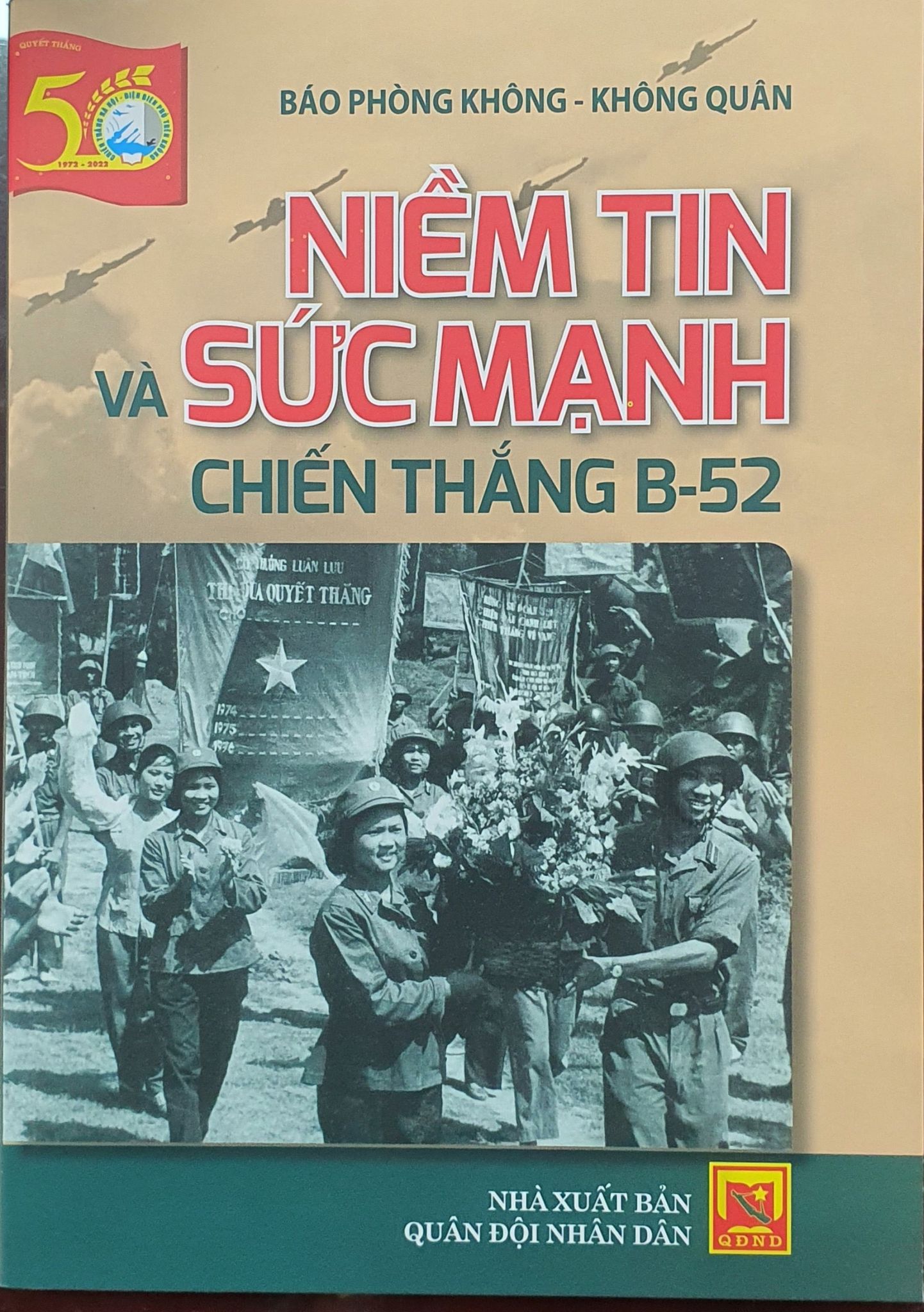 Ra mắt bộ sách kỷ niệm 50 năm Chiến thắng “Hà Nội - Điện Biên Phủ trên không” - Ảnh 2.
