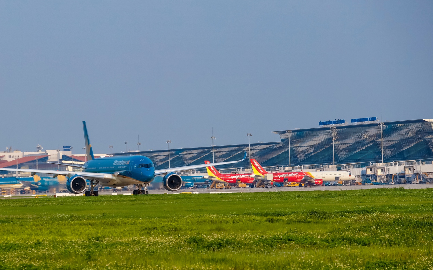 Sân bay Nội Bài, Tân Sơn Nhất tăng cường hàng trăm chuyến bay đêm