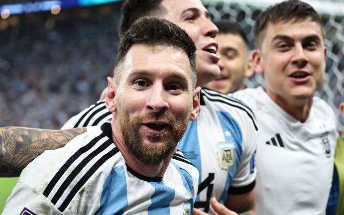 Hãng hàng không Argentina đưa "đội quân" tới cổ vũ Messi