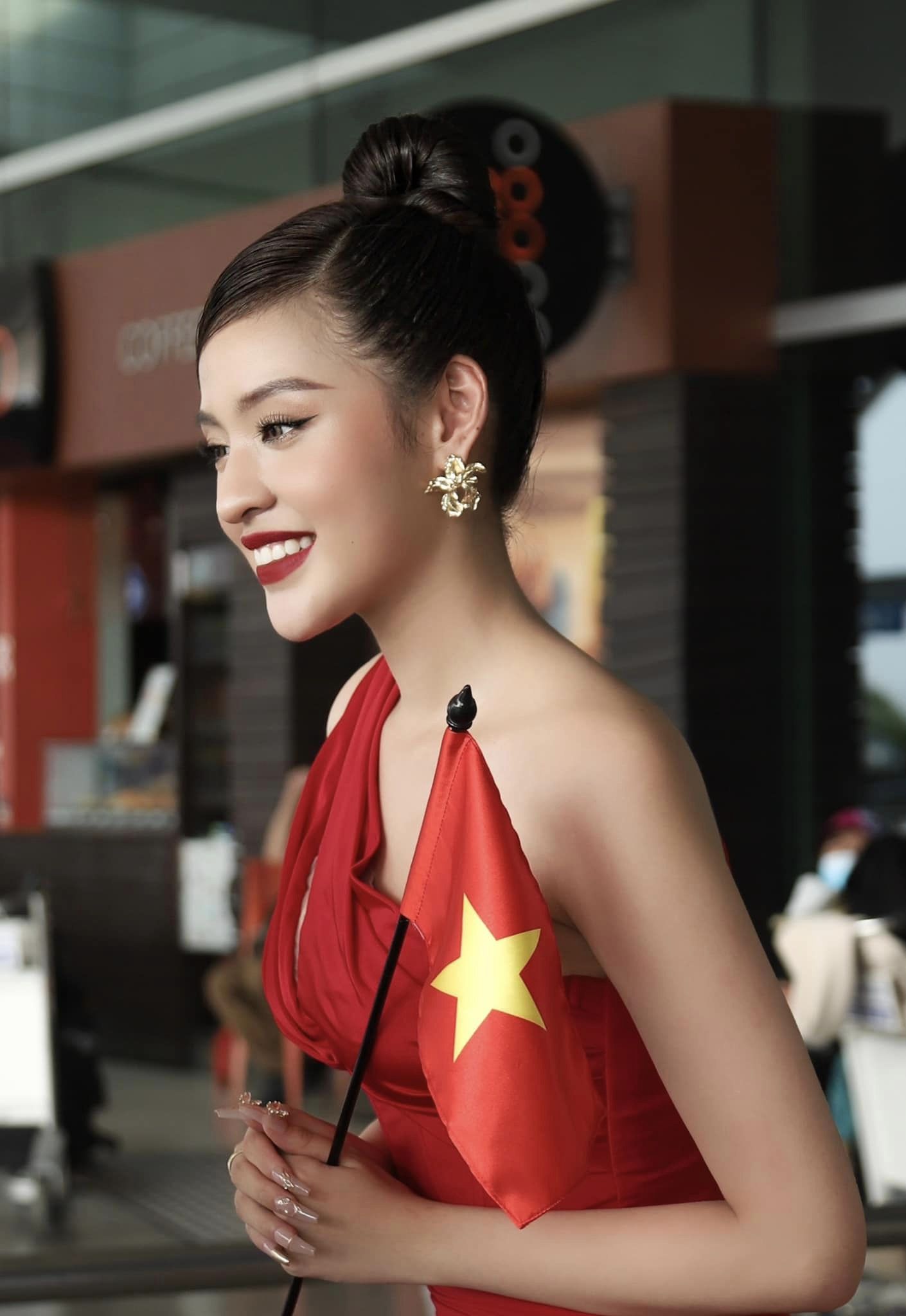 Trần Thanh Tâm gặp sự cố đáng tiếc trên sân khấu, trượt top 5 Miss  Fabulous International 2022 - Ảnh 4.