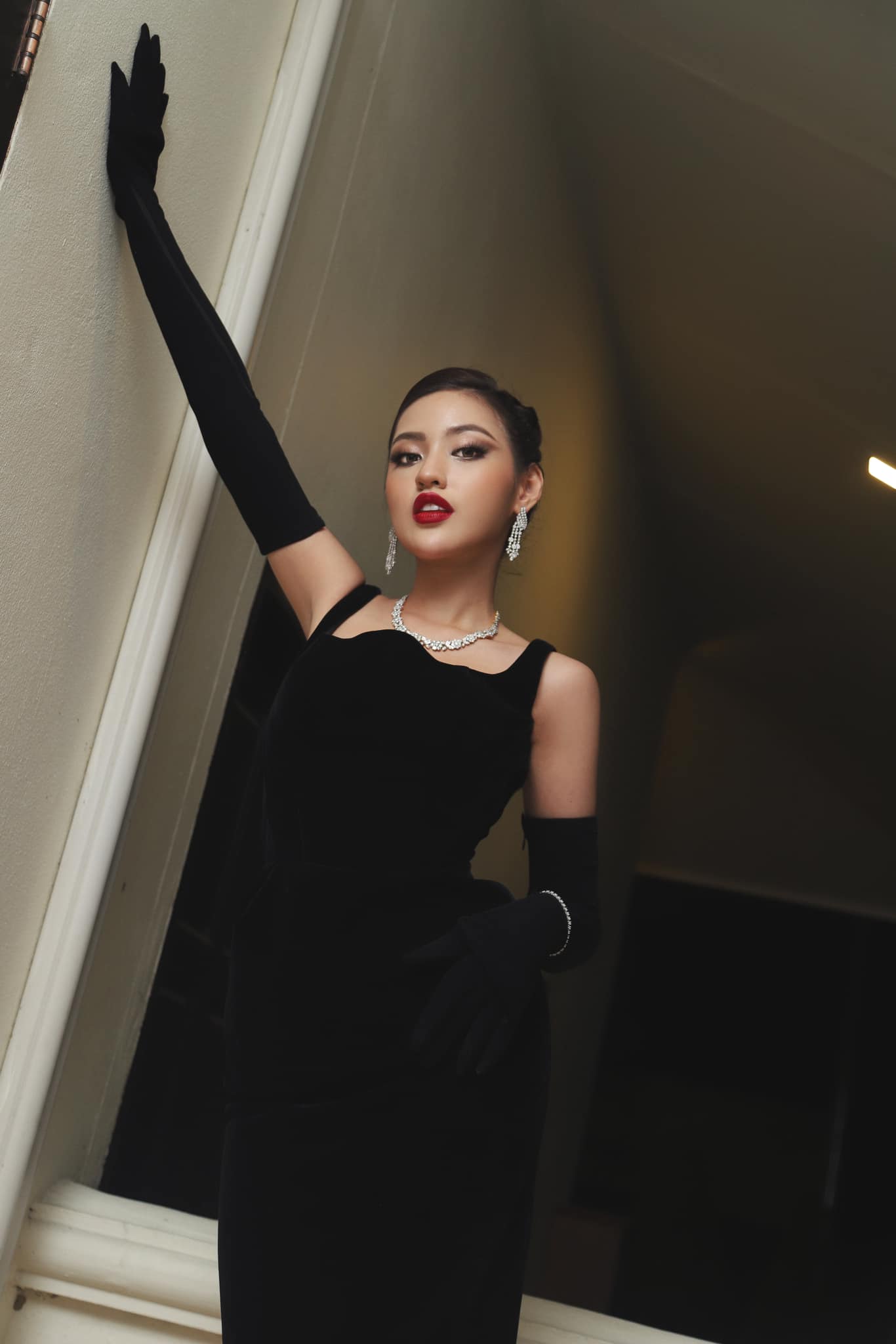 Trần Thanh Tâm gặp sự cố đáng tiếc trên sân khấu, trượt top 5 Miss  Fabulous International 2022 - Ảnh 3.
