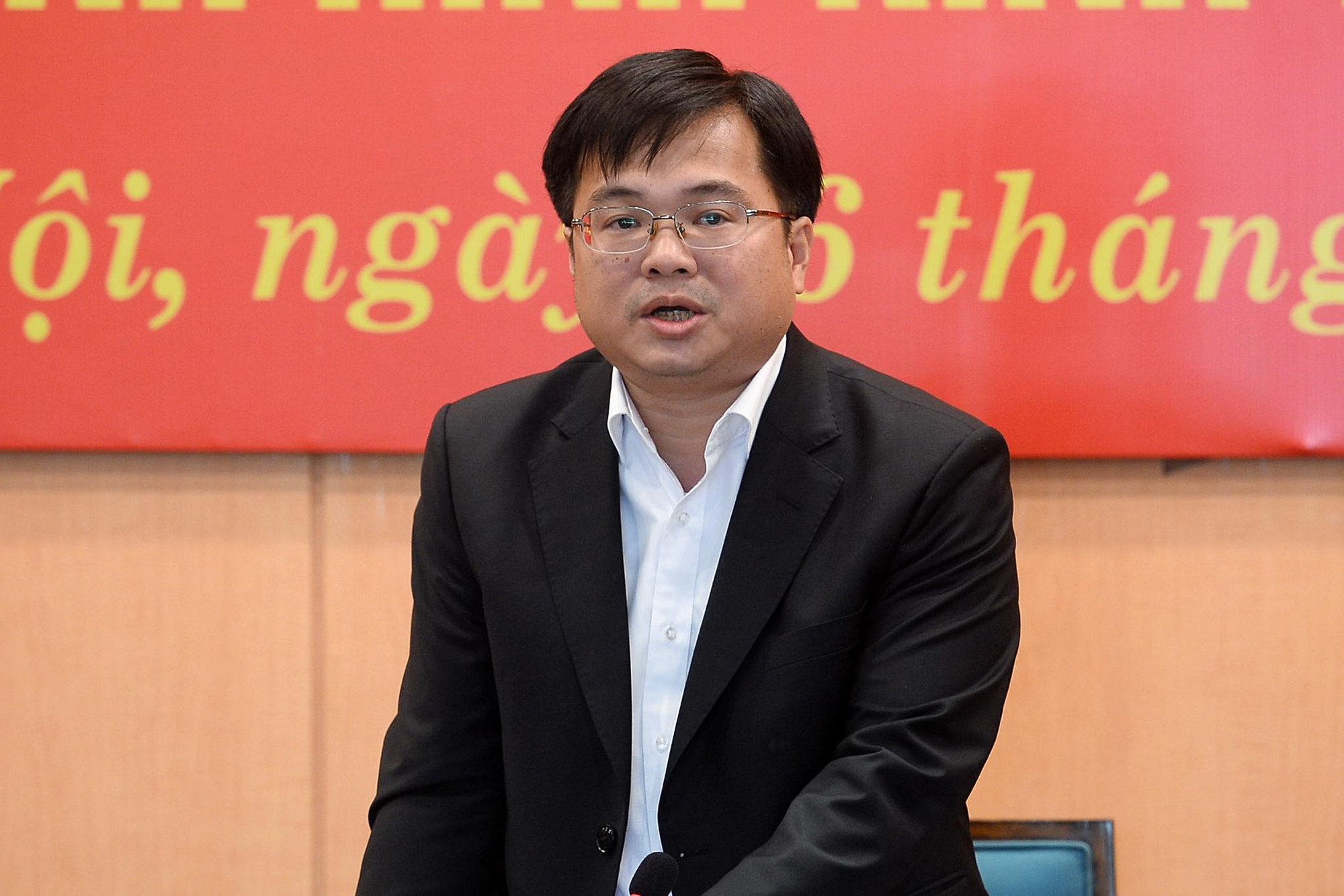 Chủ tịch Hà Nội yêu cầu xử lý nghiêm các vi phạm trật tự xây dựng tại Đầm Bông - Ảnh 1.