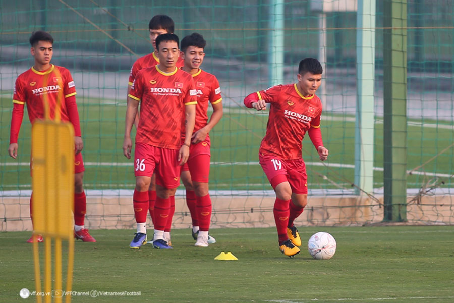 Tin tối (16/12): Quang Hải chịu thiệt thòi lớn trước thềm AFF Cup 2022 - Ảnh 1.