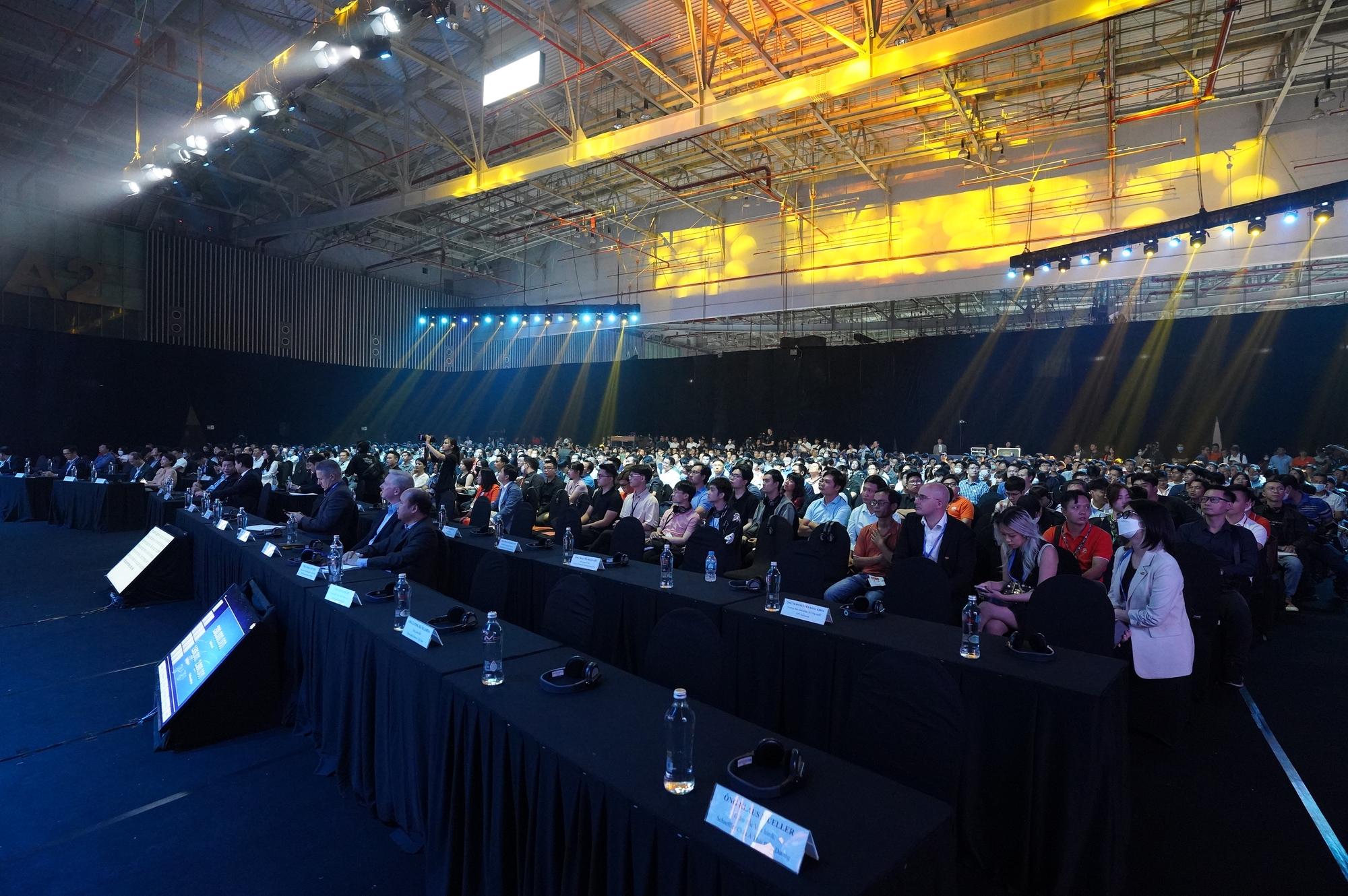 Hàng nghìn người tham dự sự kiện công nghệ lớn nhất năm của FPT - Ảnh 1.