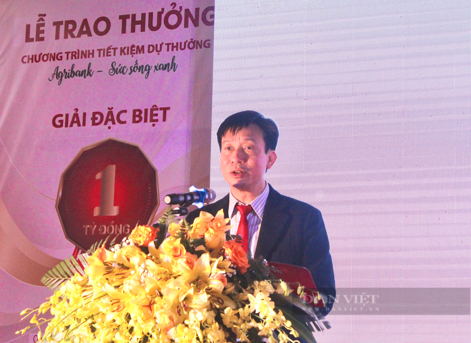 Một nông dân ở Quảng Bình trúng giải thưởng 1 tỷ đồng của Agribank - Ảnh 3.