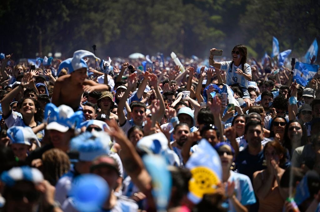 Chùm ảnh: CĐV Argentina ăn mừng chức vô địch World Cup tại Buenos Aires - Ảnh 13.
