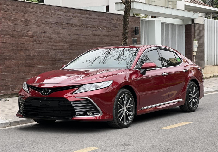 Giá xe Toyota Camry lăn bánh tháng 5/2024: Giảm không "phanh" dù vẫn bán chạy- Ảnh 2.