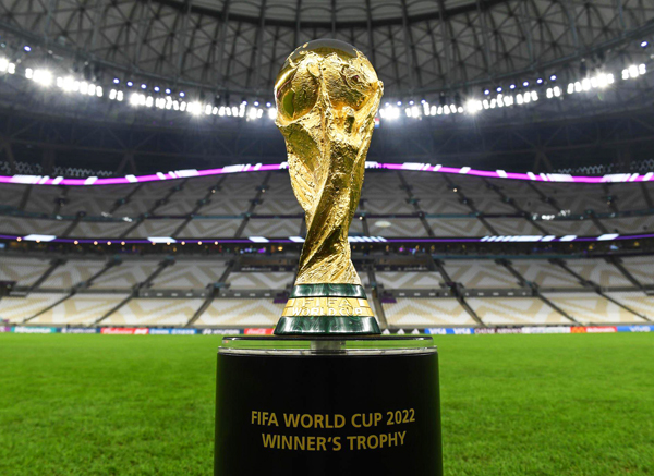 Trước chung kết World Cup, ai được chạm tay vào cúp vàng?