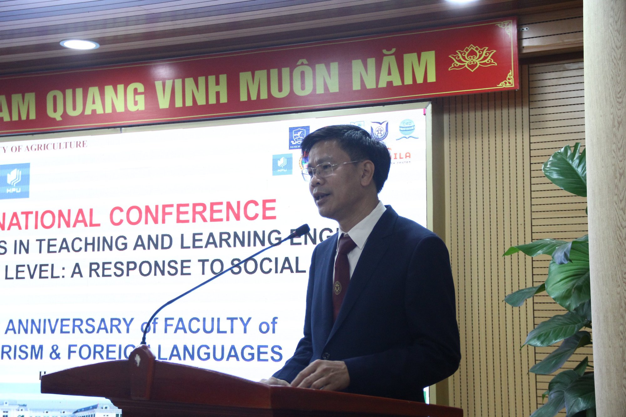 Học viện Nông nghiệp Việt Nam có 5 chương trình đào tạo tiên tiến, giảng dạy hoàn toàn bằng tiếng Anh - Ảnh 2.