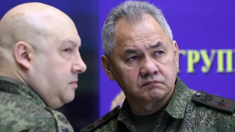 Đại tướng Nga Shoigu bất ngờ kiểm tra lực lượng đang chiến đấu ở tiền tuyến Ukraine - Ảnh 1.