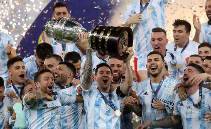 Argentina và 1 năm như mơ: Đánh bại 3 nhà ĐKVĐ để lên ngôi - Ảnh 1.