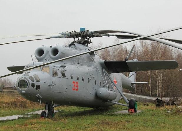 Trực thăng khổng lồ Mi-6 giúp tiêm kích MiG Việt Nam gây bất ngờ lớn cho phi công Mỹ - Ảnh 1.