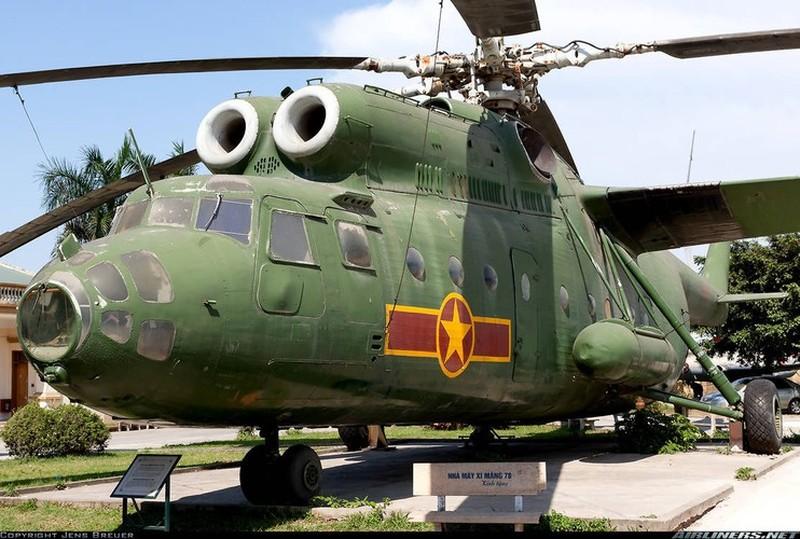 Trực thăng khổng lồ Mi-6 giúp tiêm kích MiG Việt Nam gây bất ngờ lớn cho phi công Mỹ - Ảnh 12.