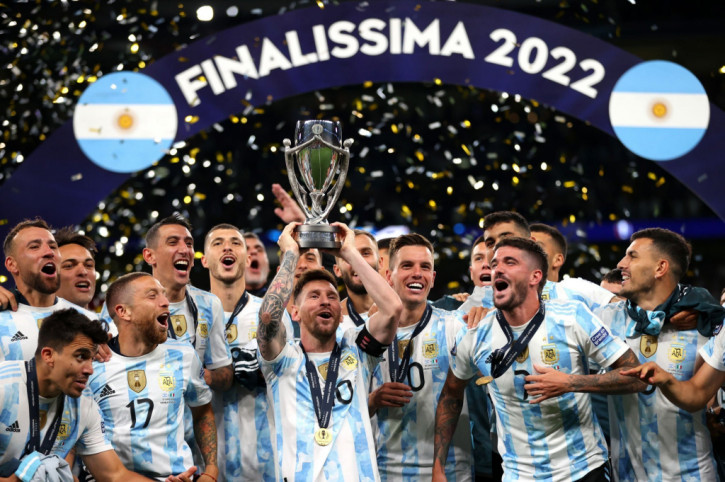 Argentina và 1 năm như mơ: Đánh bại 3 nhà ĐKVĐ để lên ngôi - Ảnh 2.