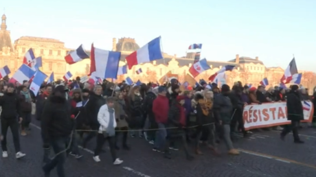 Biểu tình chống NATO trên đường phố Paris - Ảnh 1.