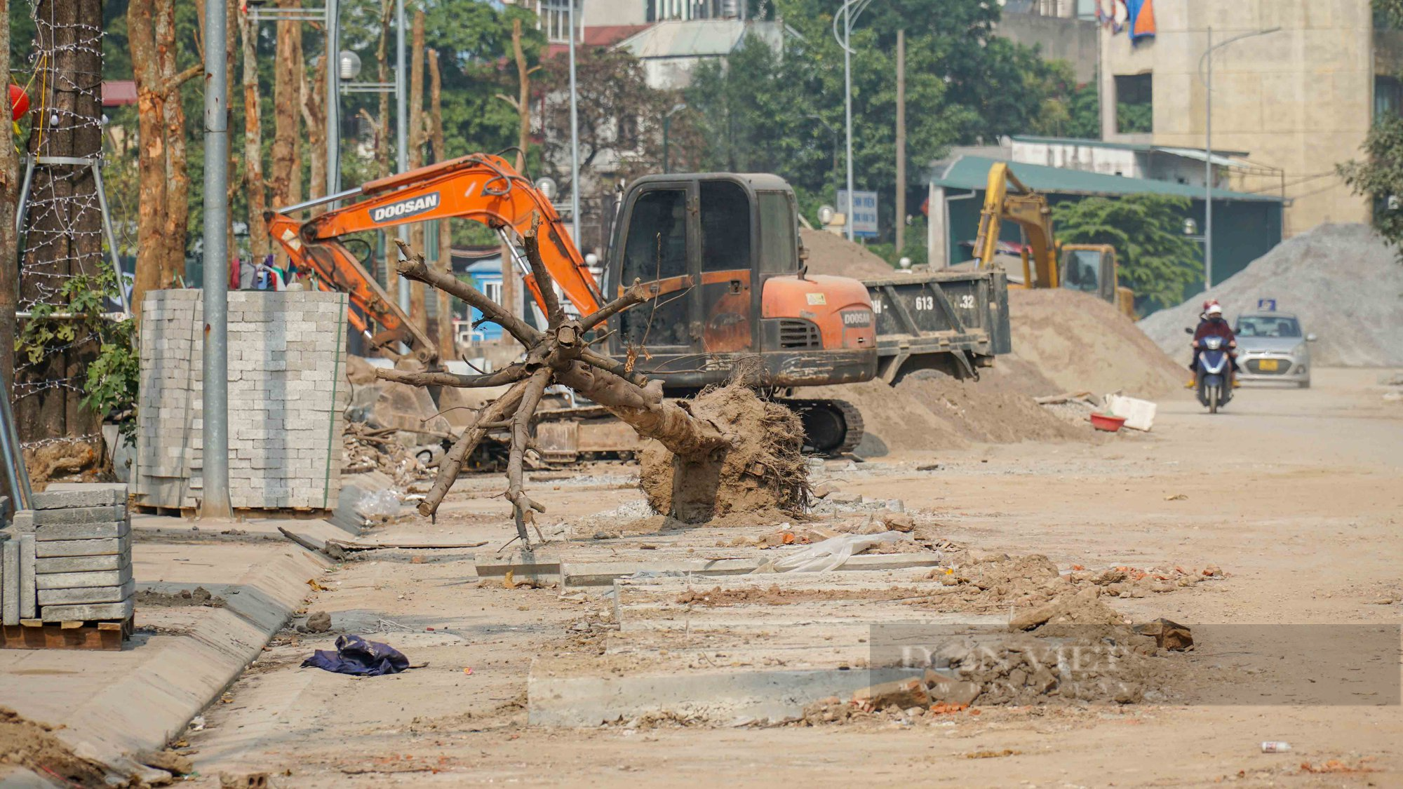 Hiện trạng tuyến đường Huỳnh Thúc Kháng trước khi thông xe - Ảnh 5.