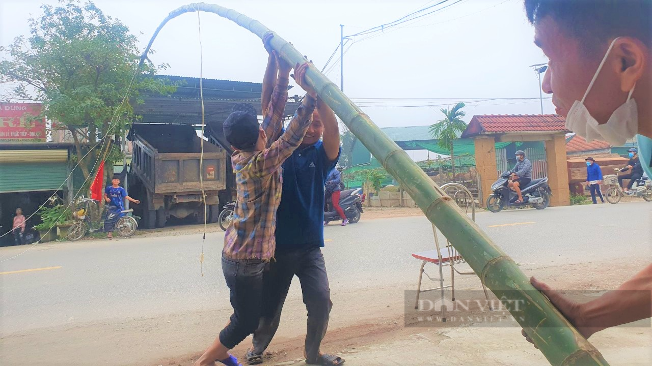 Hồi ức dựng cây nêu, cúng tiễn ông Táo ngày Tết cổ truyền - Ảnh 1.