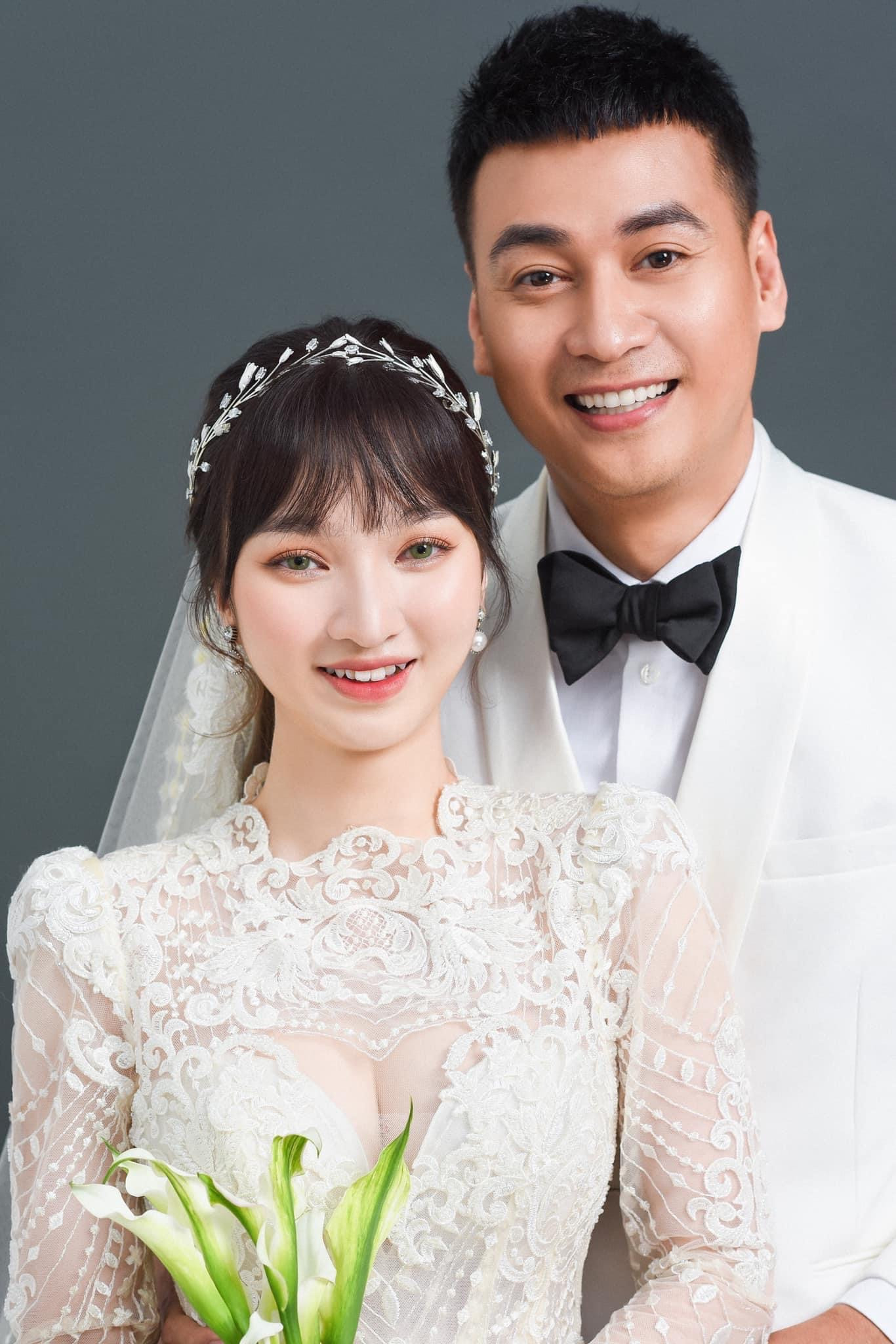 Diễn viên Ngọc Thuận và loạt sao nam lấy vợ kém nhiều tuổi có cuộc sống hôn nhân viên mãn - Ảnh 2.