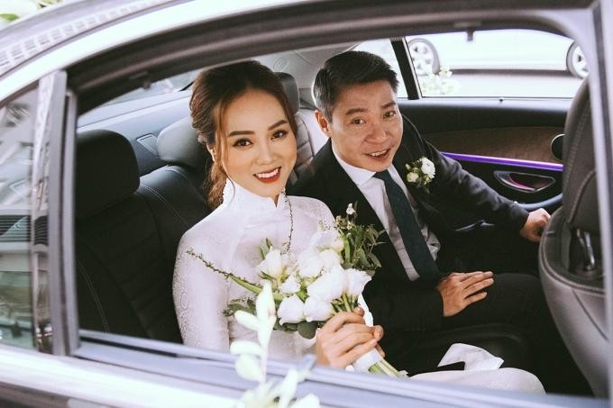 Diễn viên Ngọc Thuận và loạt sao nam lấy vợ kém nhiều tuổi có cuộc sống hôn nhân viên mãn - Ảnh 3.