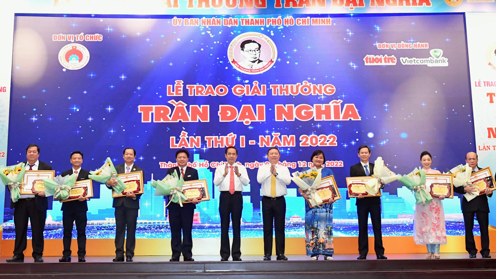 TP.HCM: 12 nhà giáo được trao tặng giải thưởng Trần Đại Nghĩa lần thứ nhất - Ảnh 1.