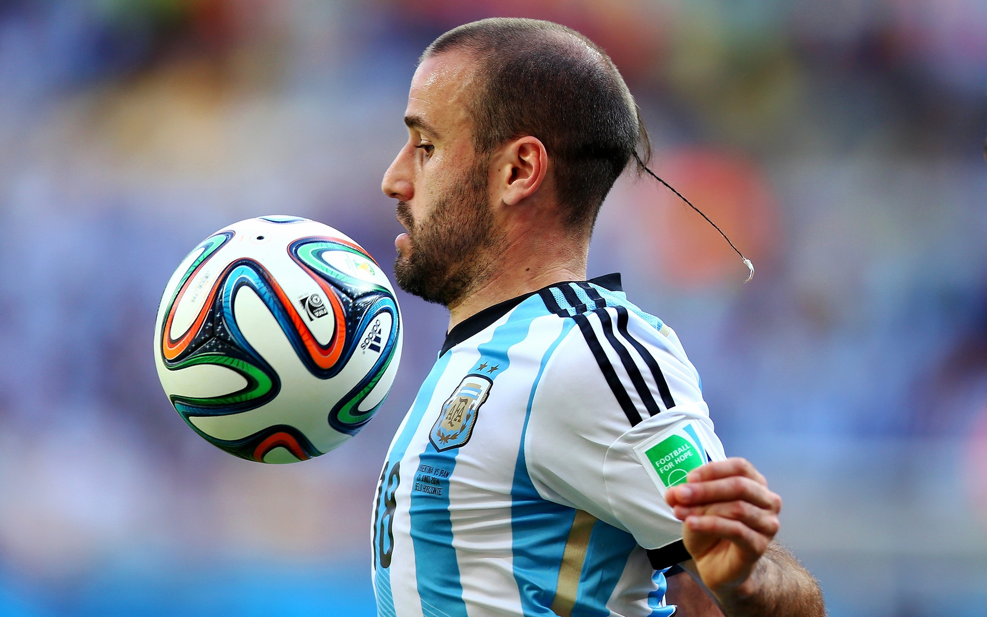 7 kiểu tóc xấu nhất lịch sử World Cup - Ảnh 2.