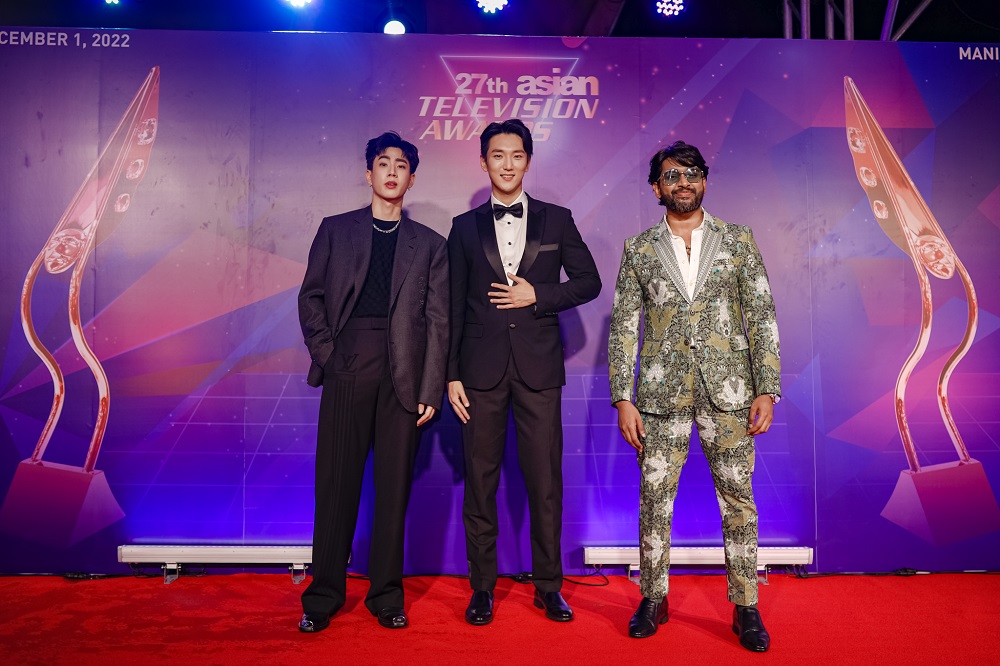 Trấn Thành, Lê Giang cùng Wren Evans xuất hiện nổi bật trên thảm đỏ Asian TV Awards - Ảnh 4.