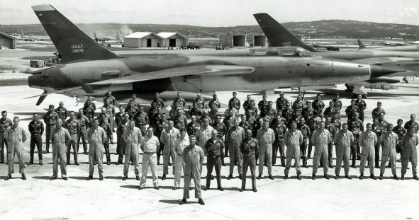 Vì sao &quot;thần sấm&quot; F-105 Mỹ bị hạ liên tục trong chiến tranh Việt Nam? - Ảnh 19.