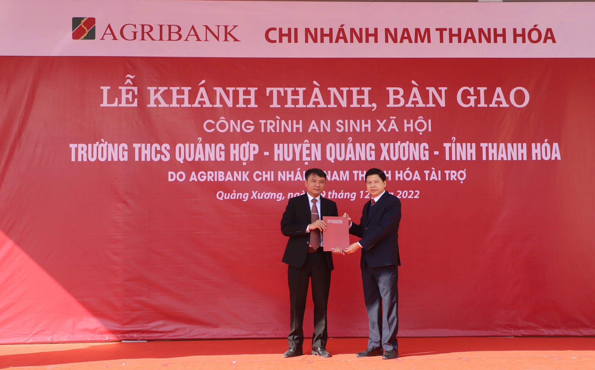 Agribank tài trợ 100% kinh phí xây dựng trường THCS Quảng Hợp, Quảng Xương, Thanh Hóa - Ảnh 1.