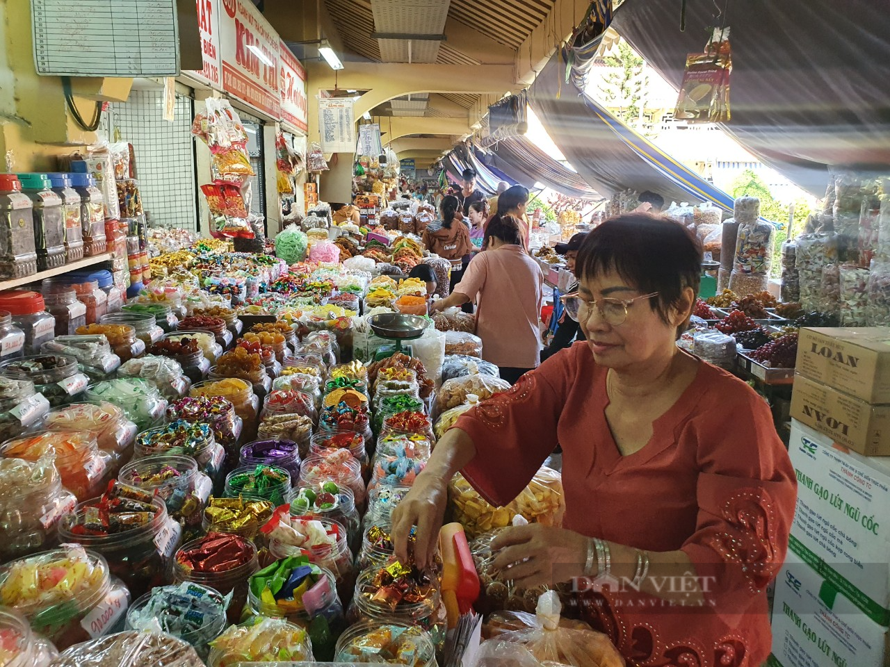 Tiểu thương chợ sỉ lớn nhất Sài Gòn sốt ruột, Tết tới nơi mà chưa thấy khách - Ảnh 4.