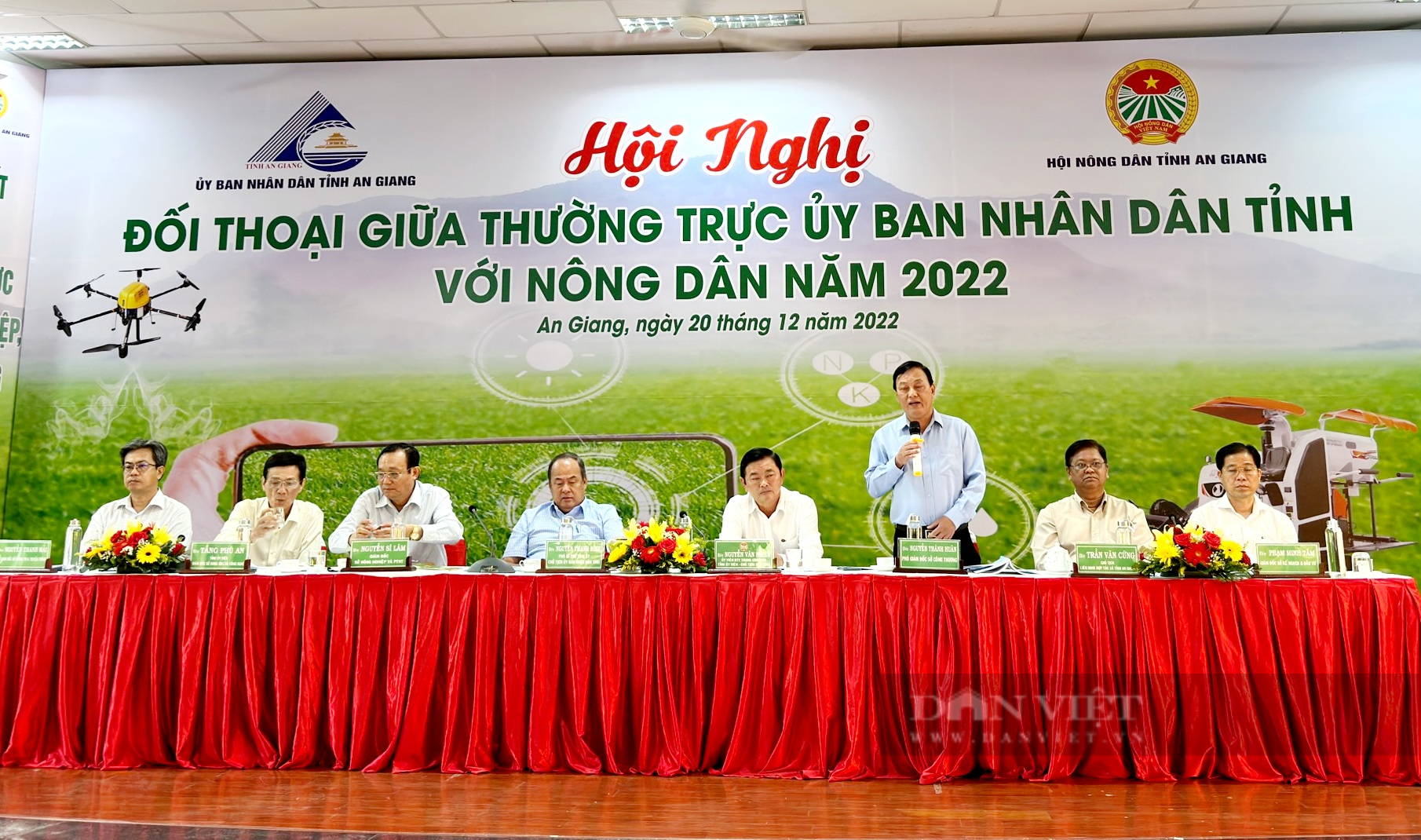 Đối thoại với nông dân, Chủ tịch UBND tỉnh An Giang đề nghị nông dân tham gia vào các mô hình kinh tế hợp tác - Ảnh 1.