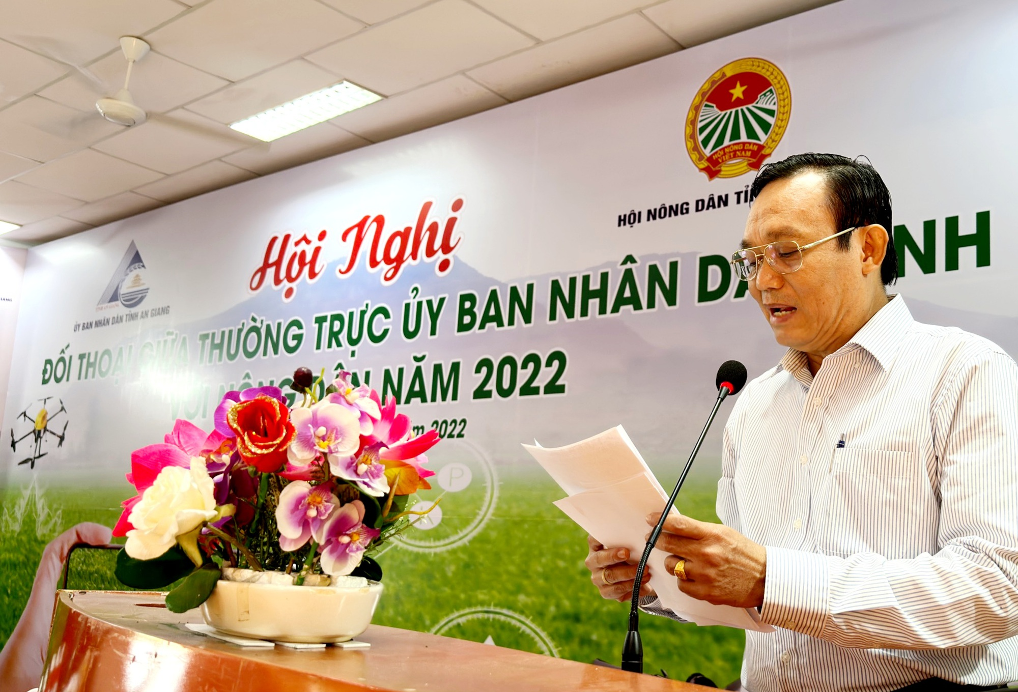 Đối thoại với nông dân, Chủ tịch UBND tỉnh An Giang đề nghị nông dân tham gia vào các mô hình kinh tế hợp tác - Ảnh 2.