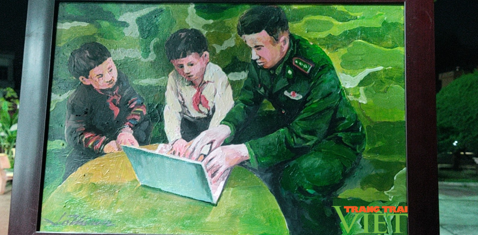 Hình tượng đẹp về người chiến sĩ Biên phòng Sơn La | Dân Việt