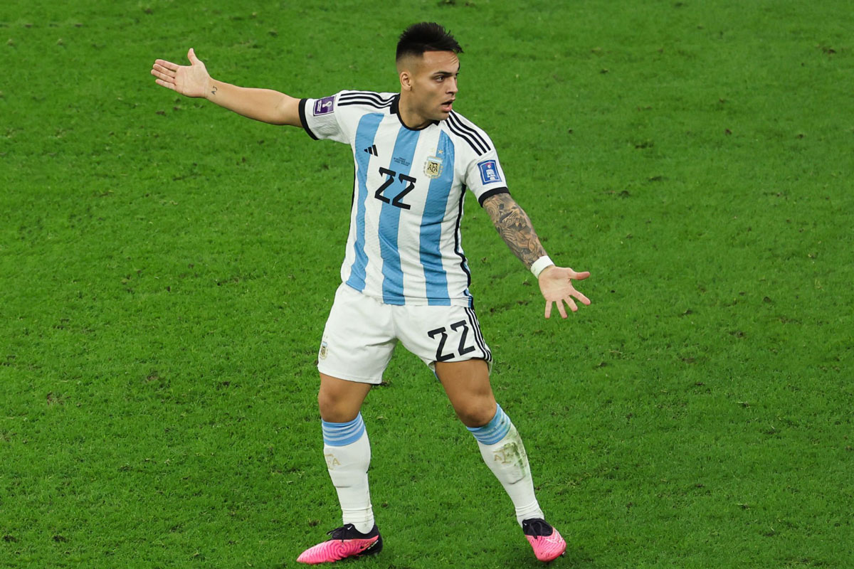 Đội hình tệ nhất World Cup 2022: Ronaldo, Lautaro Martinez góp mặt - Ảnh 11.